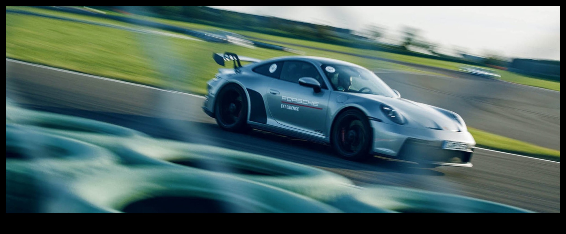 דיוק ביצועים: מכוניות ספורט ואומנות הטיפול המופתי