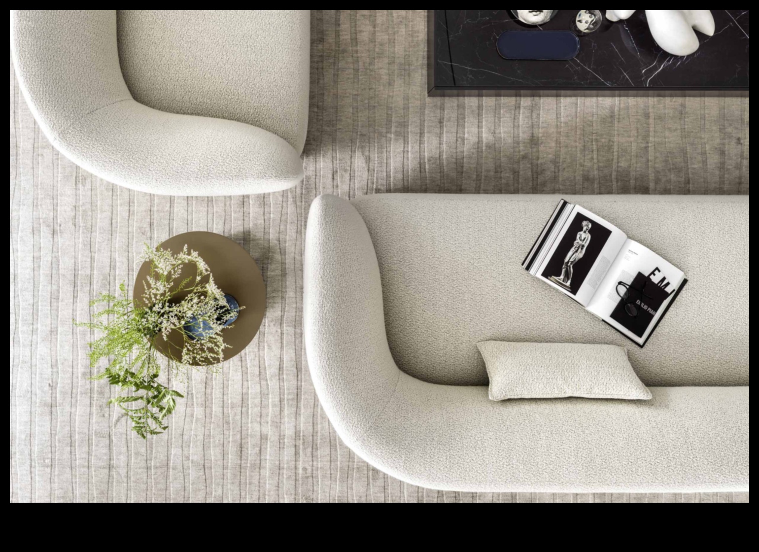 מקומות ישיבה עם פריחה: הרם את החלל שלך עם ריהוט אופנתי