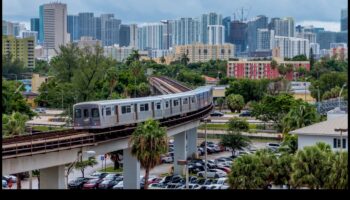 קשרי נוף עירוני: בניית קהילות באמצעות תחבורה ציבורית