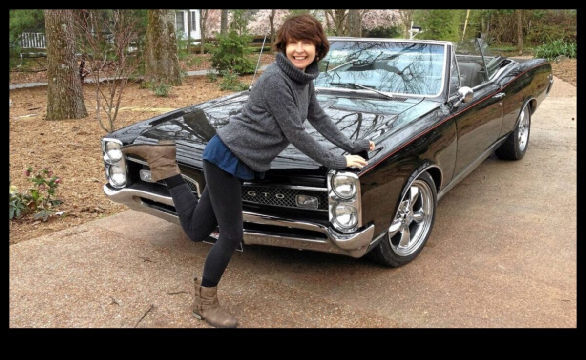 ריגושים ללא חזה: מכוניות ספורט להמרה ושמחת כבישים פתוחים