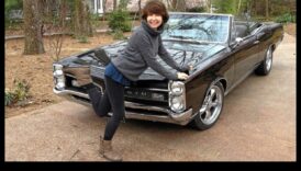 ריגושים ללא חזה: מכוניות ספורט להמרה ושמחת כבישים פתוחים